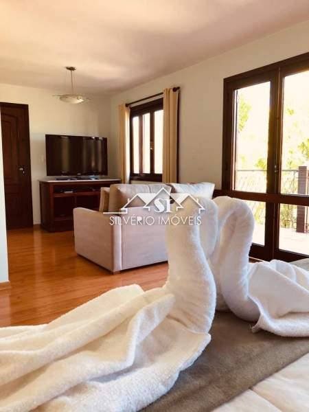 Casa para alugar com 6 quartos, 900m² - Foto 12