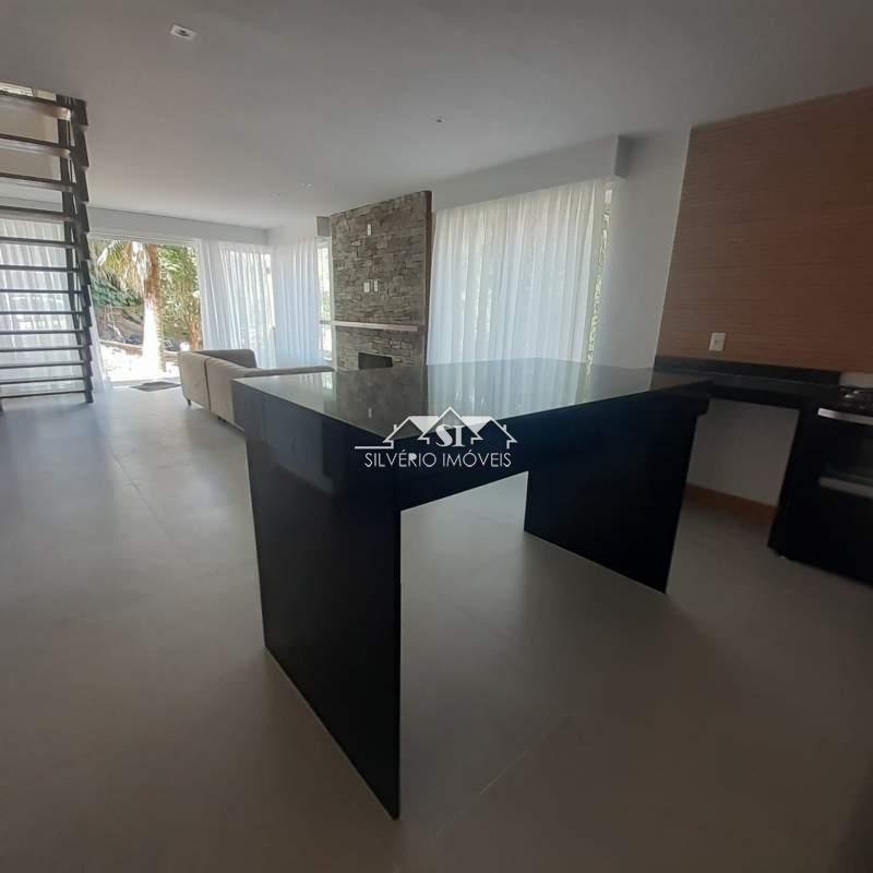 Casa à venda com 4 quartos, 165m² - Foto 11