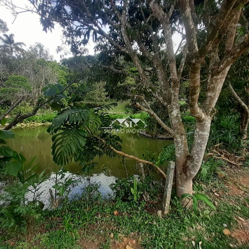 Casa à venda com 4 quartos, 165m² - Foto 3