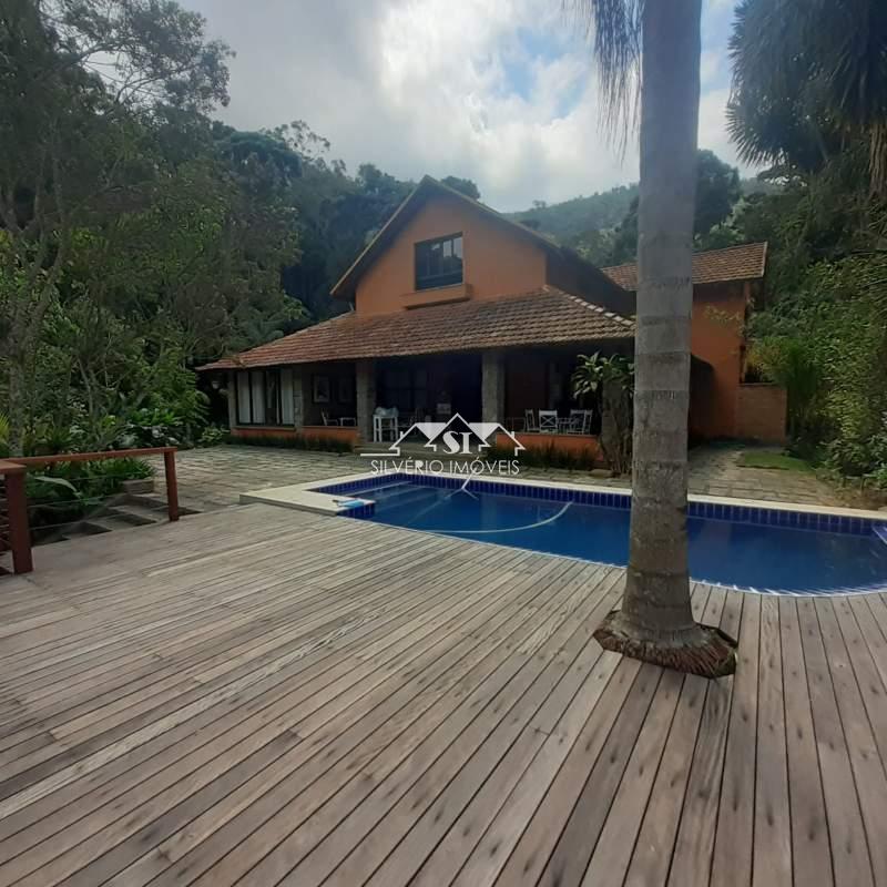 Casa à venda com 4 quartos, 165m² - Foto 2