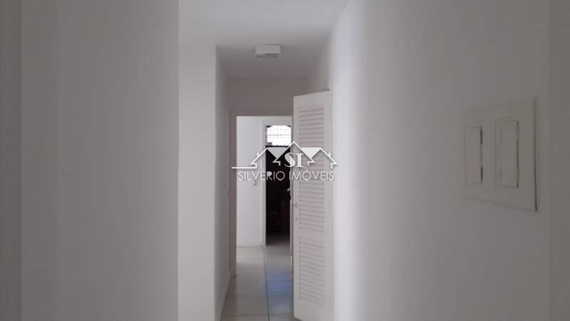 Casa à venda com 4 quartos, 300m² - Foto 9