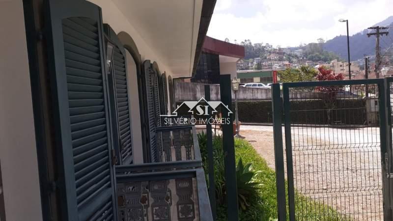 Casa à venda com 4 quartos, 300m² - Foto 13