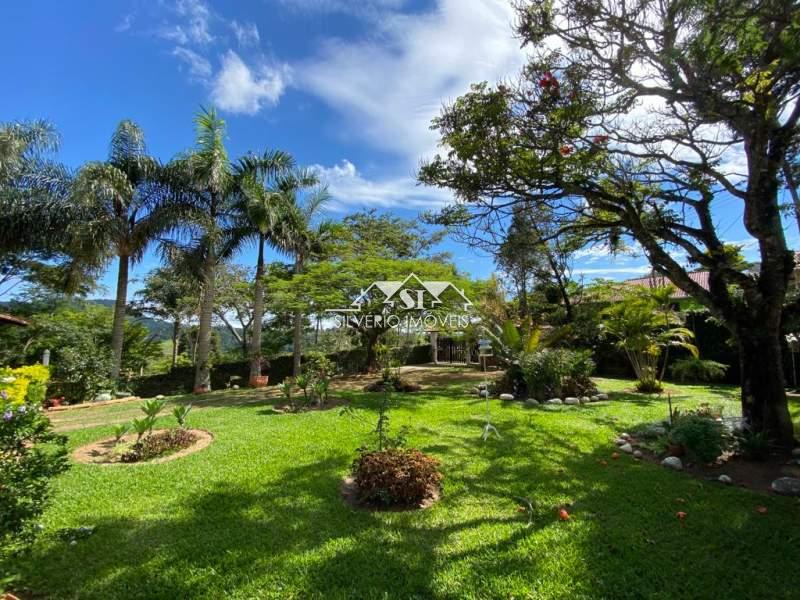 Casa à venda com 3 quartos, 365m² - Foto 2