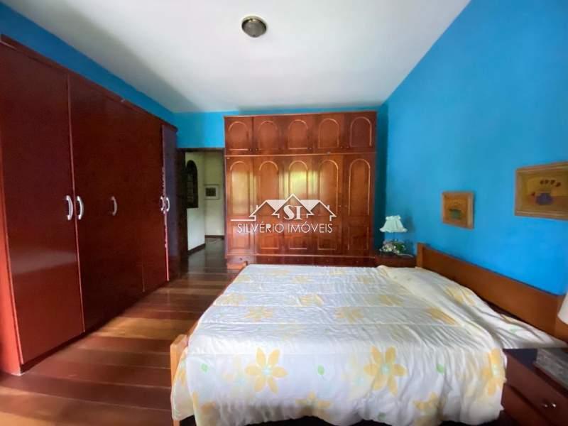 Casa à venda com 3 quartos, 365m² - Foto 16