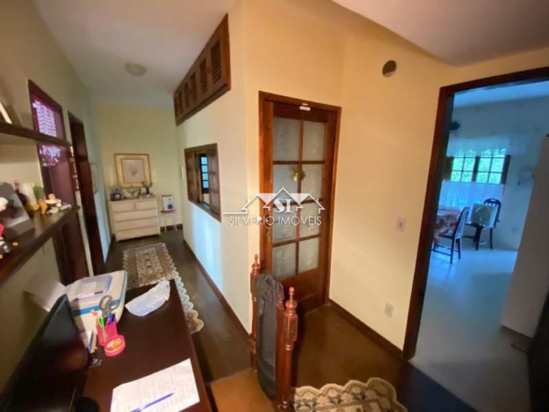 Casa à venda com 3 quartos, 365m² - Foto 18