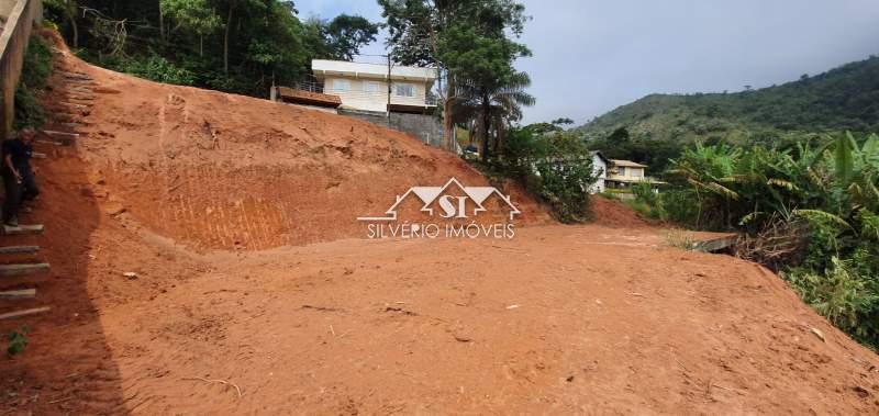 Terreno em Carangola - Petrópolis/RJ 