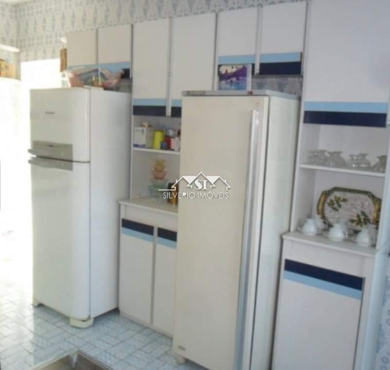 Casa à venda com 3 quartos, 302m² - Foto 17