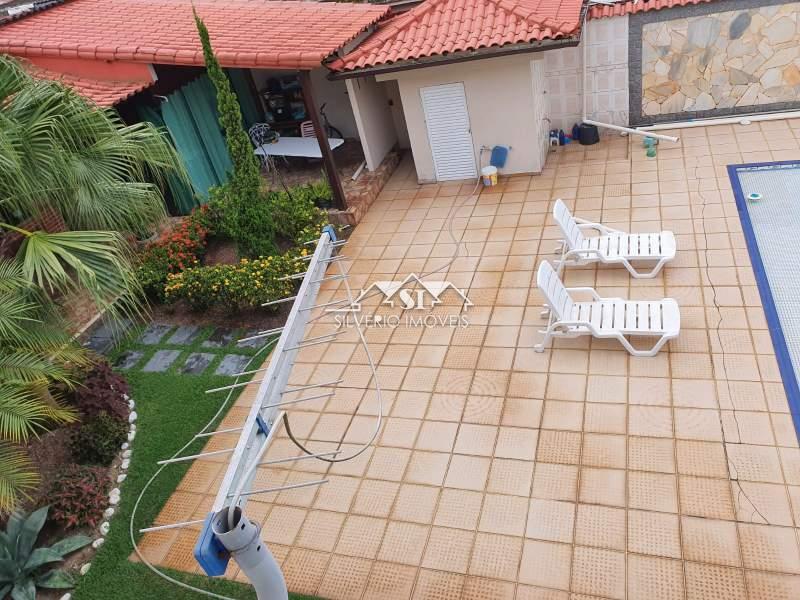 Casa à venda com 3 quartos, 302m² - Foto 8
