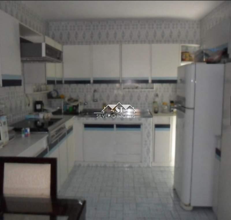 Casa à venda com 3 quartos, 302m² - Foto 15