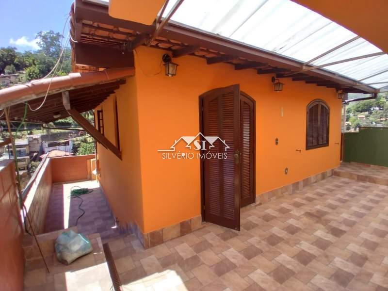 Casa à venda com 5 quartos, 150m² - Foto 4