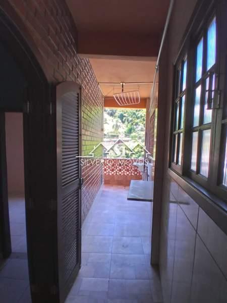 Casa à venda com 5 quartos, 150m² - Foto 25