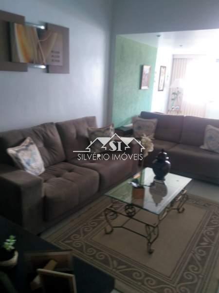 Casa à venda com 2 quartos, 64m² - Foto 4