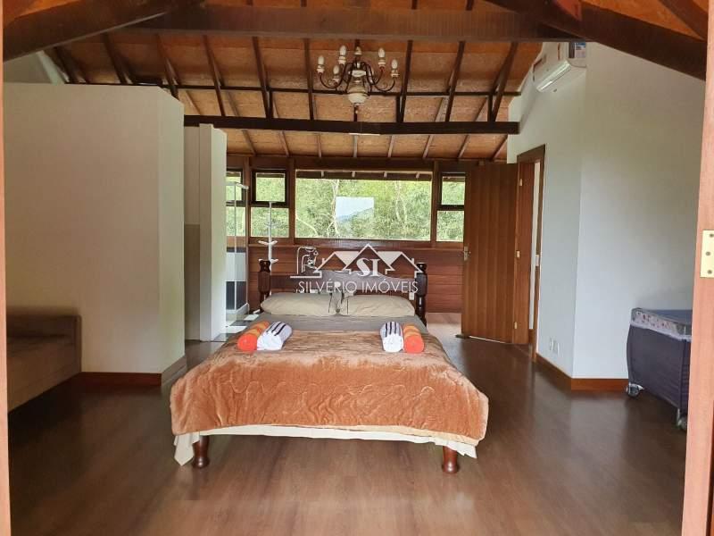 Casa à venda com 4 quartos, 869m² - Foto 17