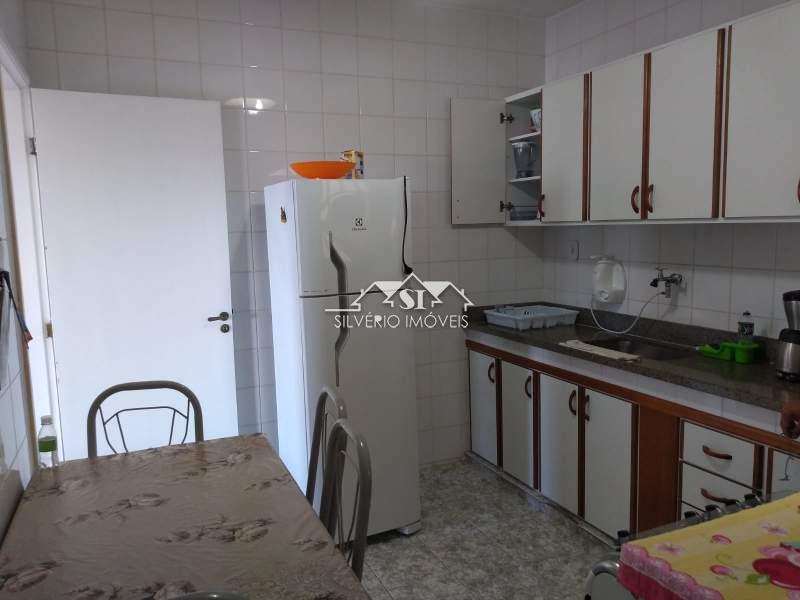 Apartamento à venda com 2 quartos, 75m² - Foto 19