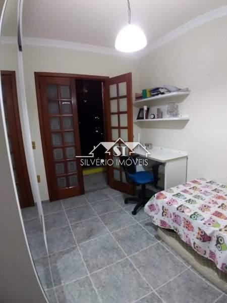 Casa à venda com 4 quartos, 240m² - Foto 7