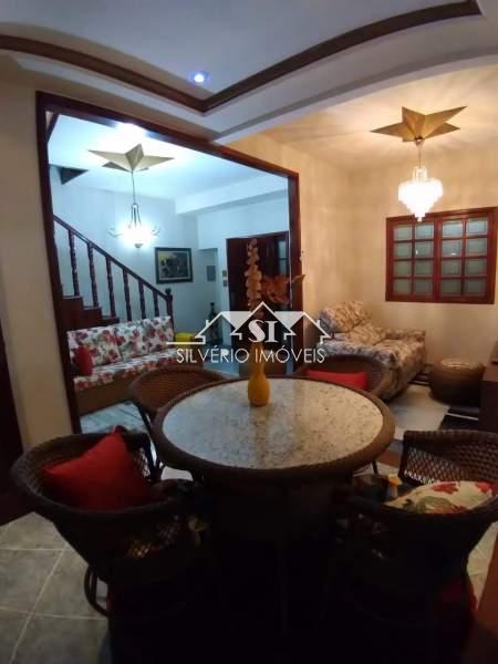 Casa à venda com 4 quartos, 240m² - Foto 16