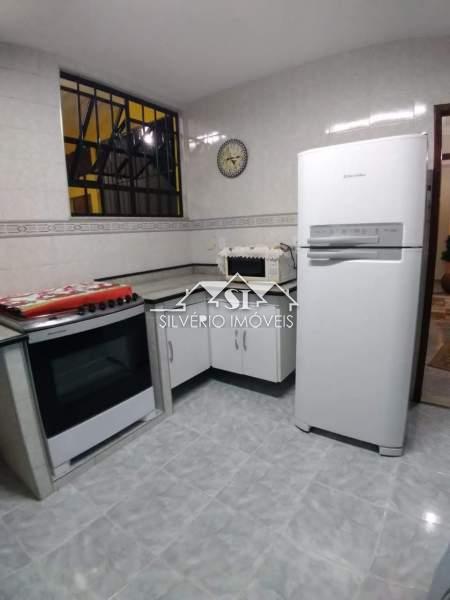 Casa à venda com 4 quartos, 240m² - Foto 19