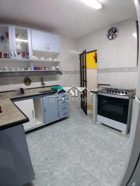 Casa à venda com 4 quartos, 240m² - Foto 20