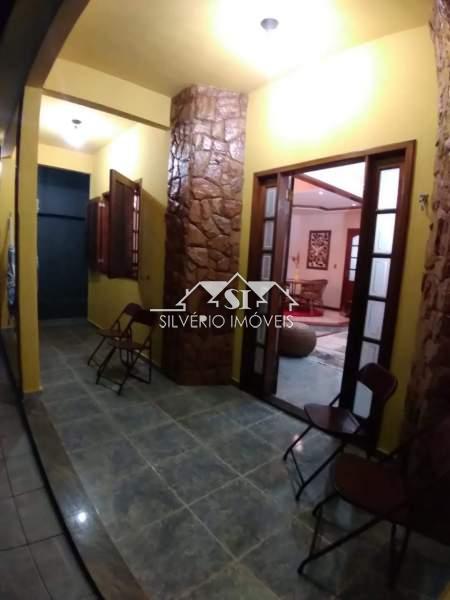 Casa à venda com 4 quartos, 240m² - Foto 25