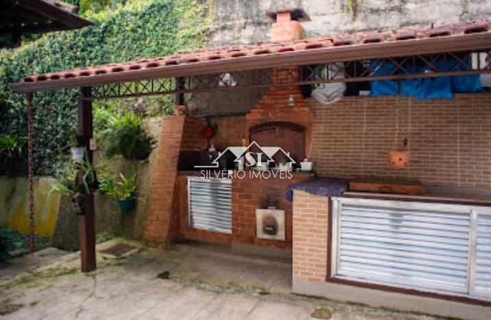 Casa à venda com 4 quartos, 277m² - Foto 2