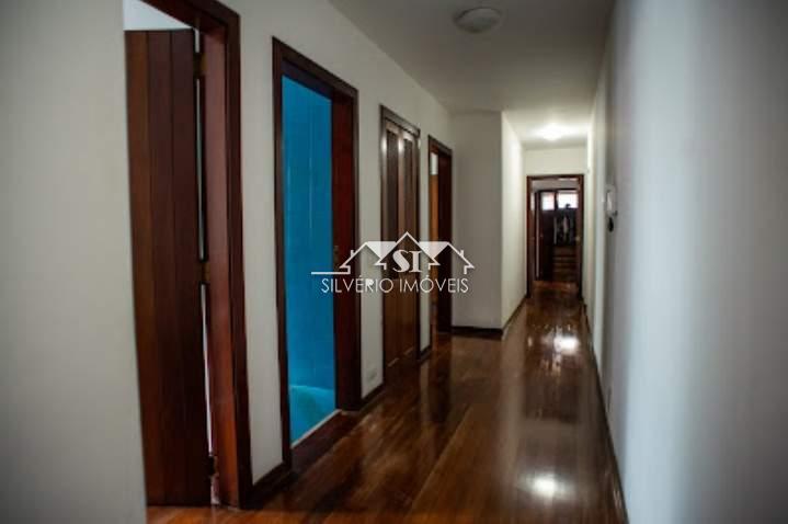 Casa à venda com 4 quartos, 277m² - Foto 8