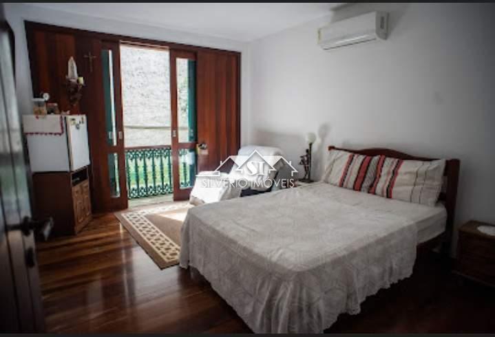 Casa à venda com 4 quartos, 277m² - Foto 12