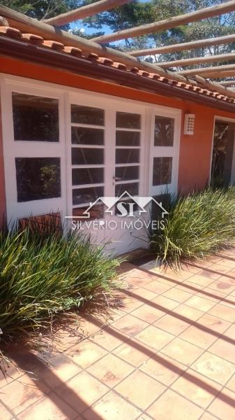 Casa à venda e aluguel com 3 quartos, 145m² - Foto 2