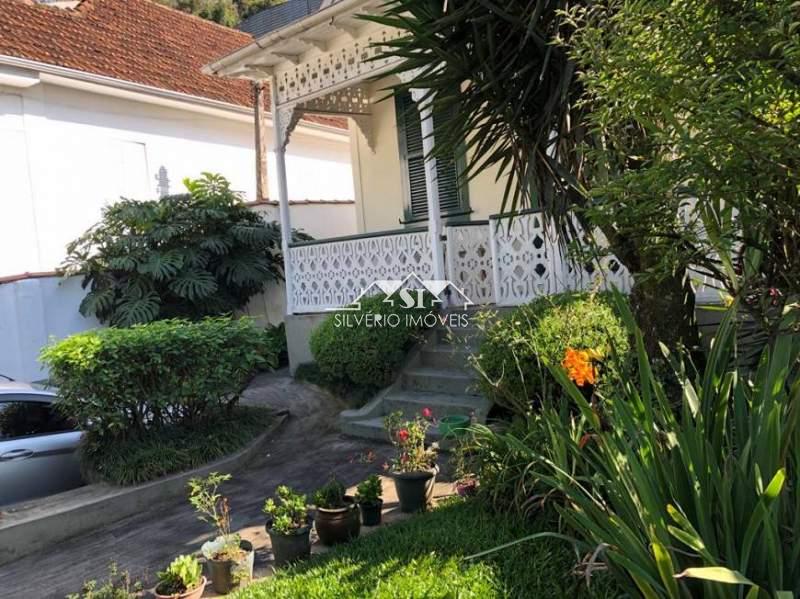 Casa à venda com 4 quartos, 168m² - Foto 2