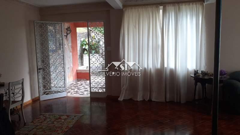 Casa à venda com 5 quartos, 320m² - Foto 10