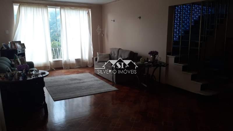 Casa à venda com 5 quartos, 320m² - Foto 9