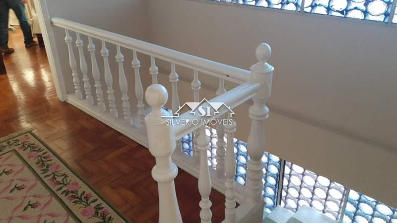 Casa à venda com 5 quartos, 320m² - Foto 11