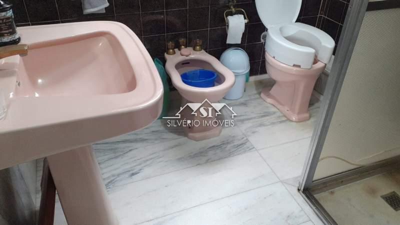 Casa à venda com 5 quartos, 320m² - Foto 28