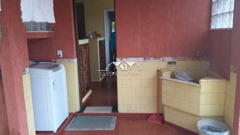 Casa à venda com 5 quartos, 320m² - Foto 34