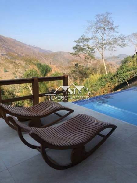Casa à venda com 4 quartos, 300m² - Foto 2