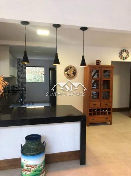 Casa à venda com 4 quartos, 300m² - Foto 9