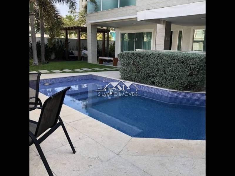 Casa em Barra da Tijuca - Rio de Janeiro/RJ  - 6 Quartos