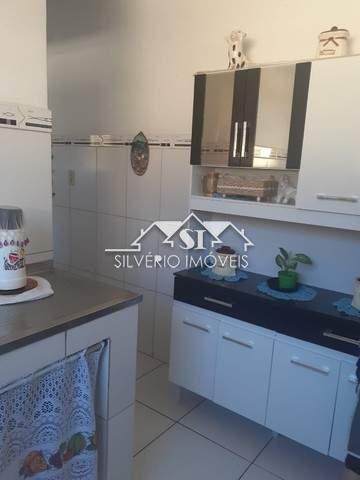 Casa à venda com 3 quartos, 100m² - Foto 5