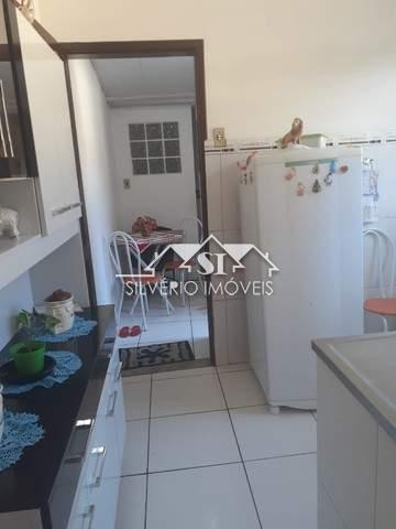 Casa à venda com 3 quartos, 100m² - Foto 8