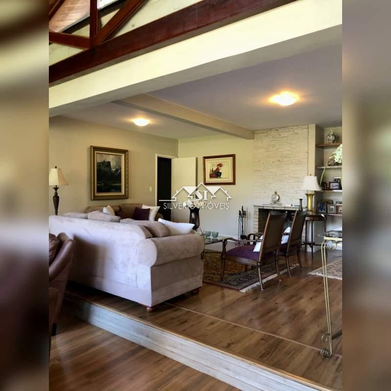 Casa à venda com 4 quartos, 300m² - Foto 8