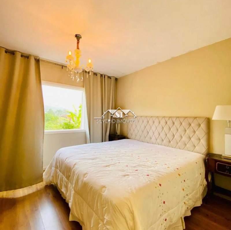 Casa à venda com 4 quartos, 300m² - Foto 15