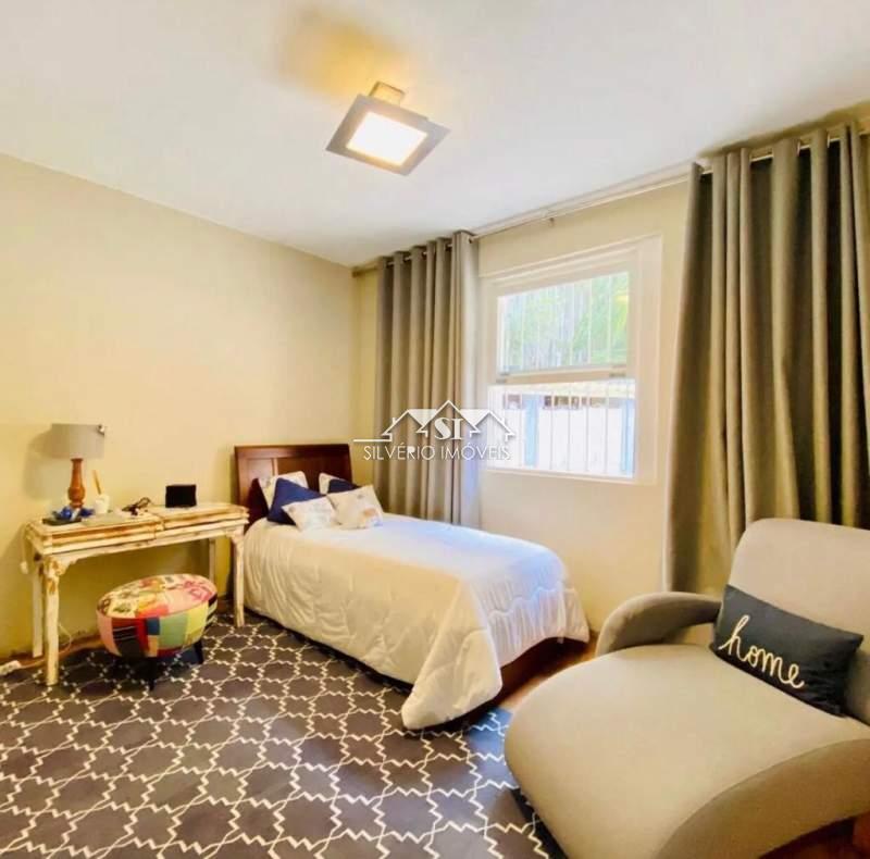 Casa à venda com 4 quartos, 300m² - Foto 12