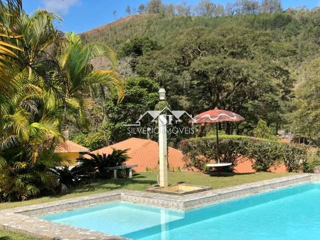 Casa à venda com 5 quartos, 340m² - Foto 2