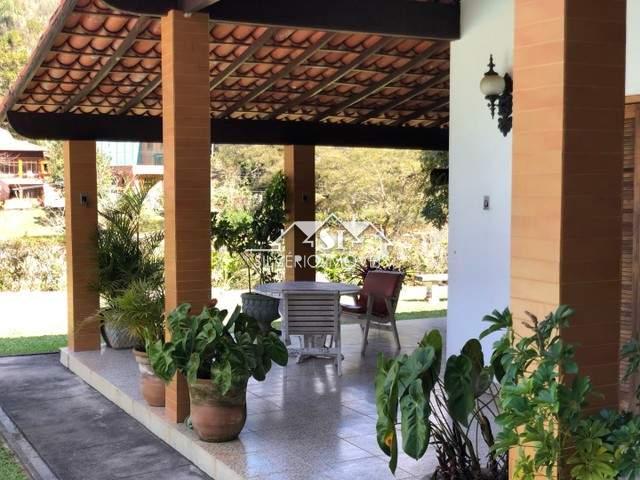 Casa à venda com 5 quartos, 340m² - Foto 3