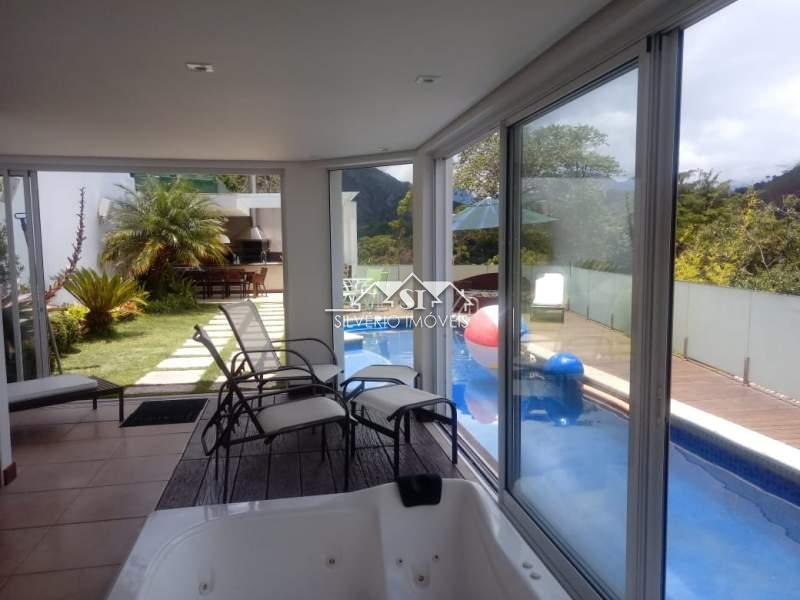 Casa à venda com 4 quartos, 280m² - Foto 3