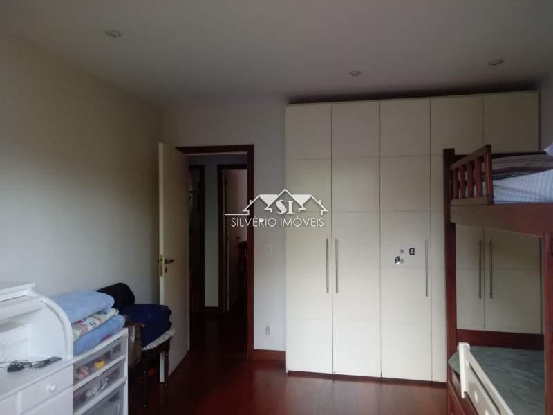 Casa à venda com 4 quartos, 280m² - Foto 40