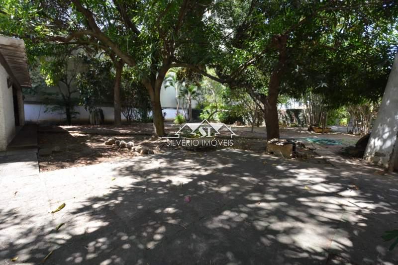 Casa à venda com 4 quartos, 3500m² - Foto 4