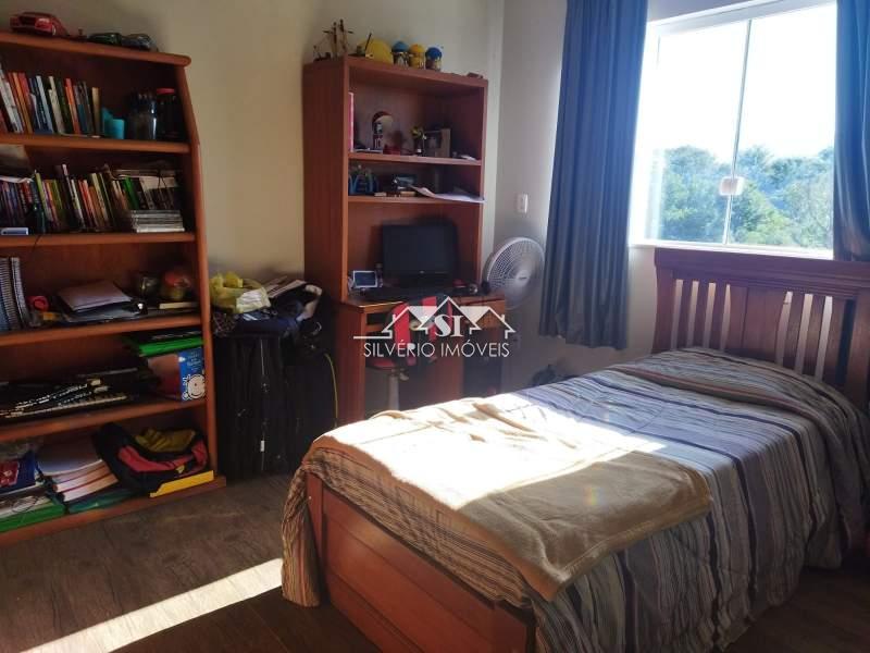 Casa à venda com 5 quartos, 315m² - Foto 11