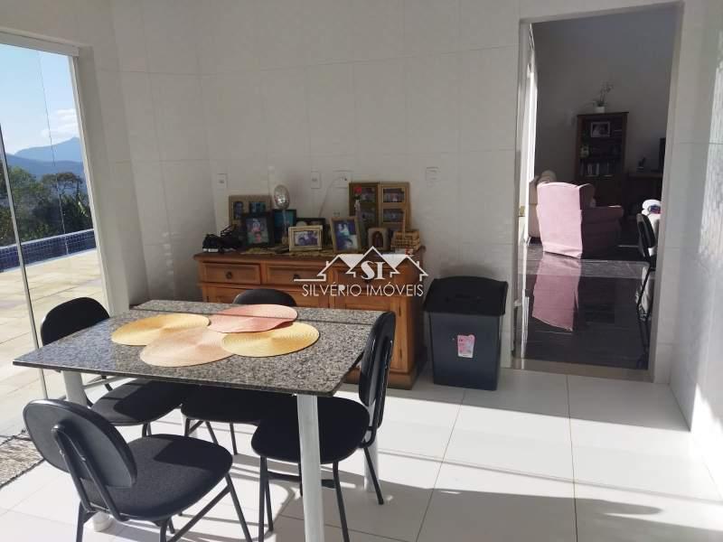 Casa à venda com 5 quartos, 315m² - Foto 12