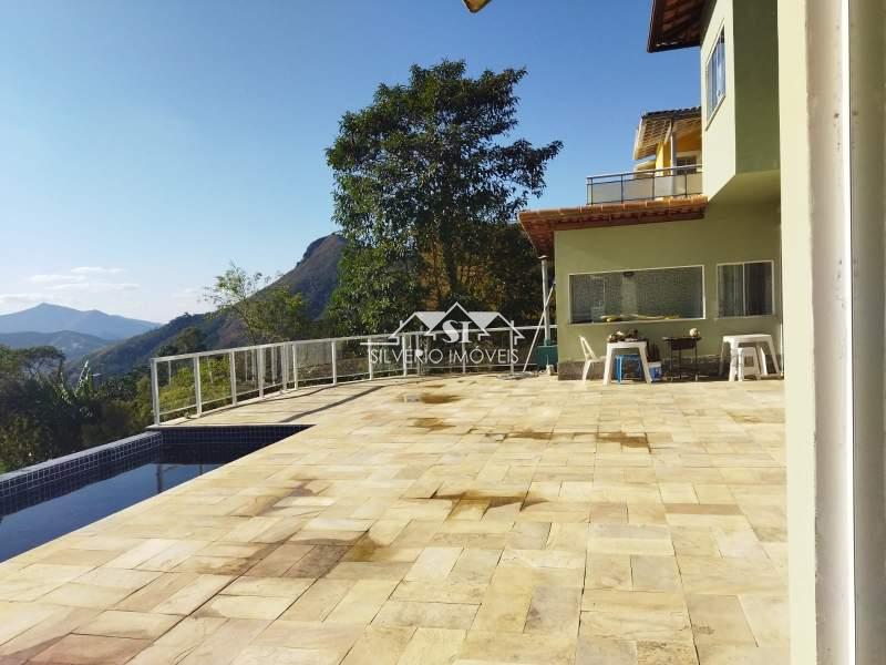 Casa à venda com 5 quartos, 315m² - Foto 9