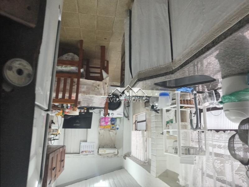 Casa à venda com 4 quartos, 100m² - Foto 18